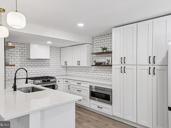 3rd image of 4321 Gramercy Cir