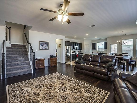 5th image of 437 High Desert Dr
