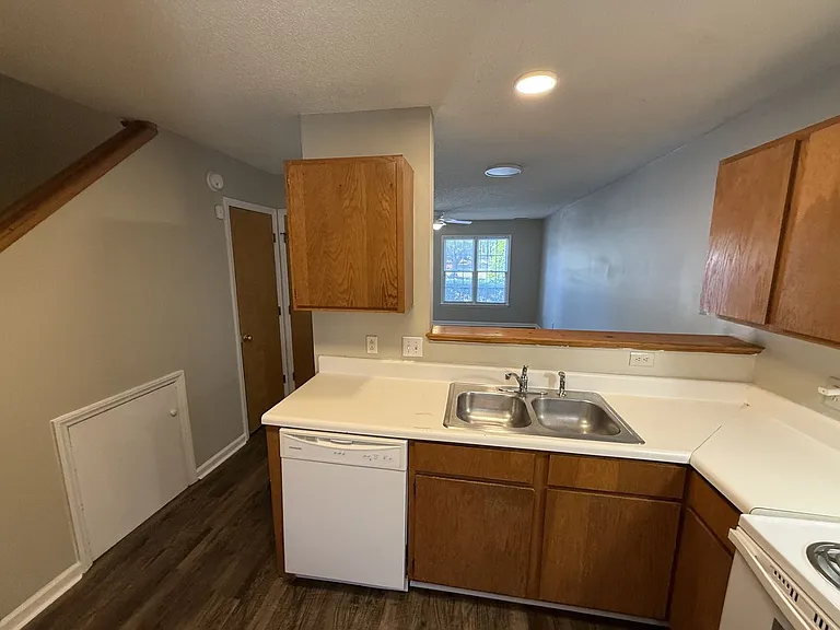 2905 Faversham Pl — Photo 9