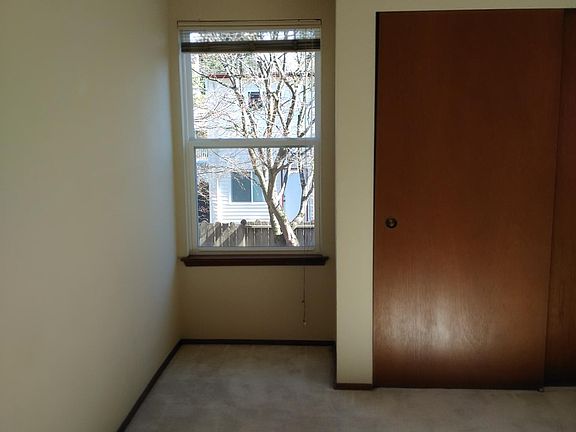 3rd image of 7504 39th Ave NE
