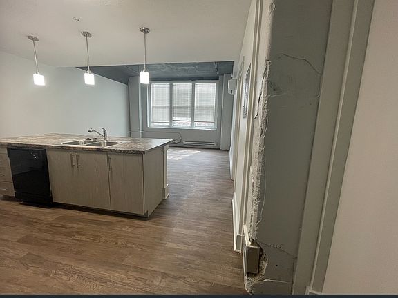 3rd image of 300 N 5th St #1B-1Ba-801Sqft
