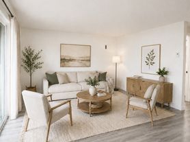 Westwood Apartments ** On-site Laundry Facilities, Off-Street Parking & Private Patio or Balcony