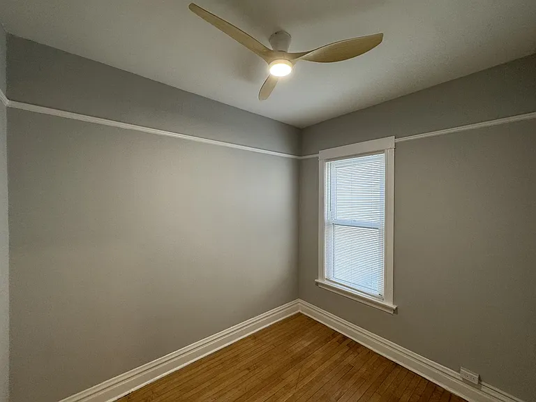1721 W Nelson St — Photo 15