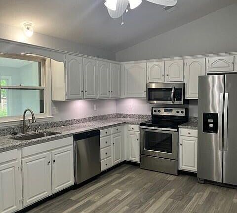 4th image of 109 Karen Dr
