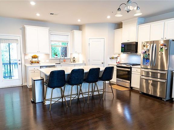 5th image of 1452 Ridgebend Way SE