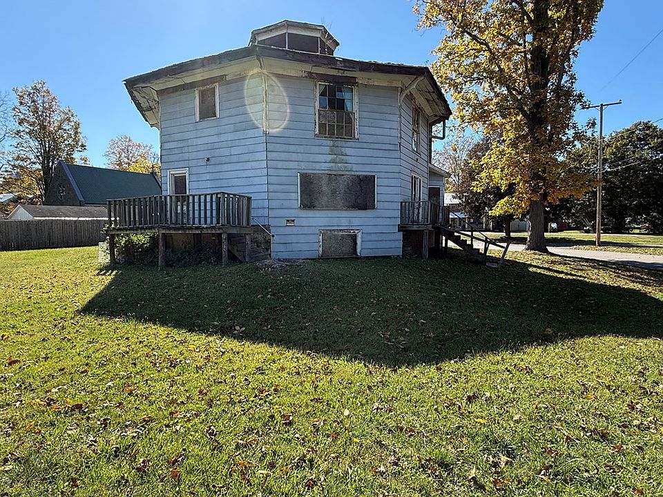 2nd image of 106 Mill St
