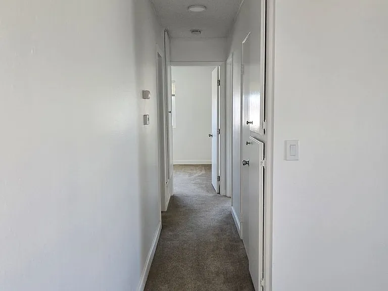 2650 E Park Ln — Photo 17