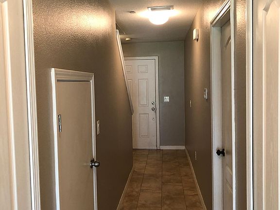 3rd image of 2520 Lexington Oak Dr