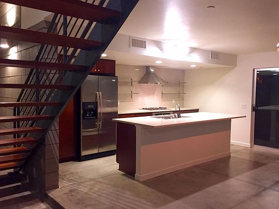 5th image of 200 E Francis Dr