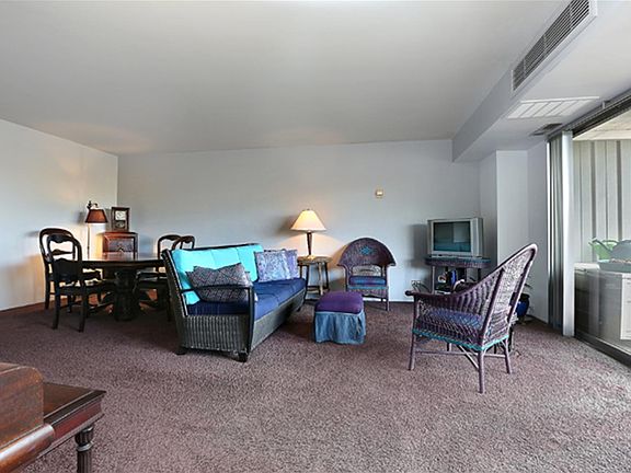 3rd image of 669 N Washington St APT 606