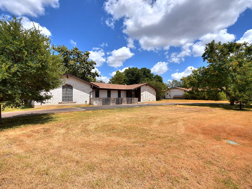 1st image of 502 Karolyn Dr