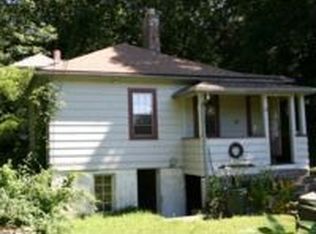 19 Cinderella Ln, Quaker Hill, CT 06375
