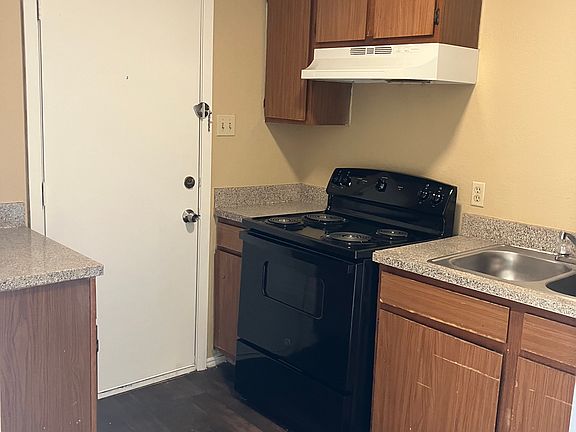 5th image of 3146 NW 29th St