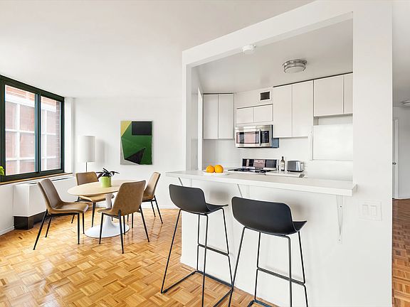 4th image of 275 Greenwich St APT 8L
