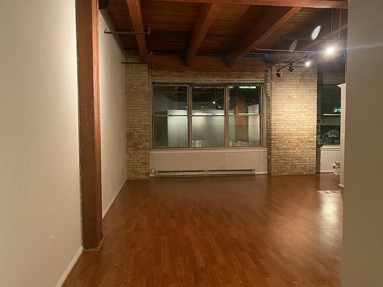 Living room 17'7" x26' from entry door evening