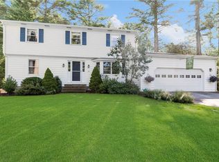 101 Wood Cove Dr, Coventry, RI 02816