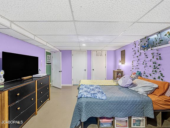 3rd image of 310 Crest Dr
