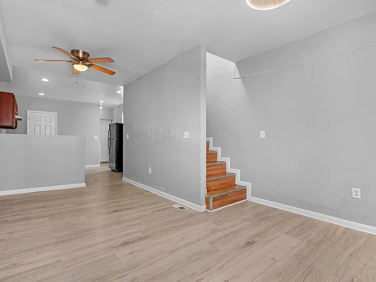 1562 N Woodyear St — Photo 32