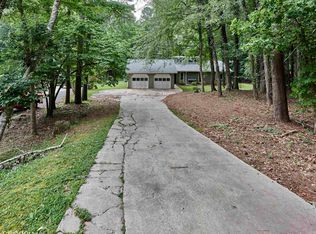 215 Meadowood Ln, Tyrone, GA 30290