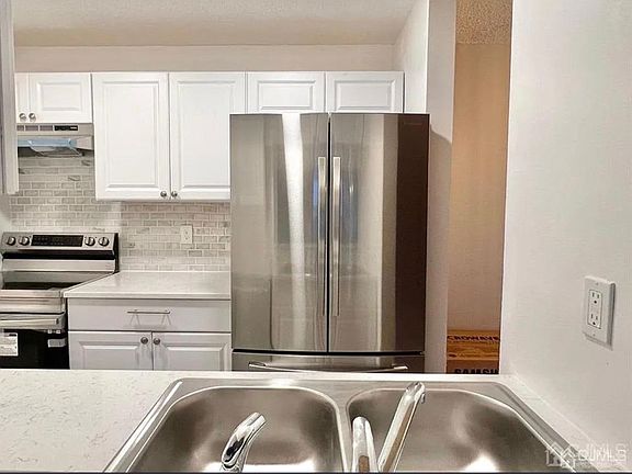 4th image of 314 Ravens Crest Dr