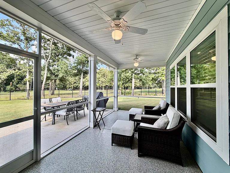 911 Cypress Point Ln — Photo 38