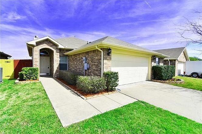 1st image of 122 Arrowhead Dr