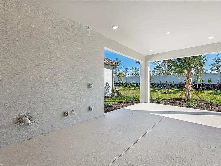 17471 Caravita Ln — Photo 21
