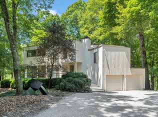 332 Mill Rd, Stamford, CT 06903