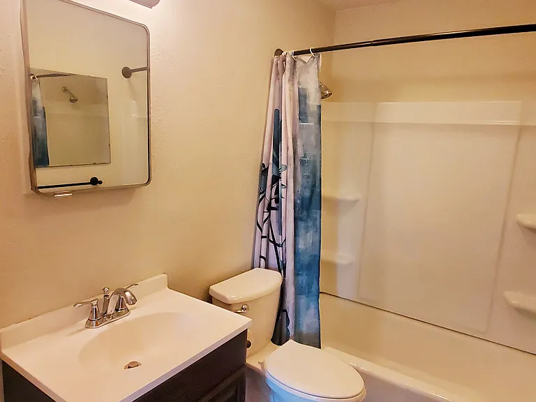 1113 Northeast Dr — Photo 8
