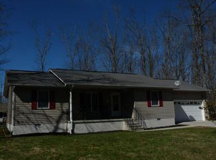 8037 Delaware Dr, Crossville, TN 38572
