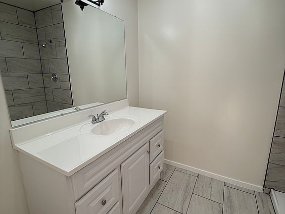 2nd image of 5333 Riverton Ave #13