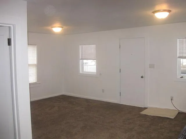 423 3rd St — Photo 2