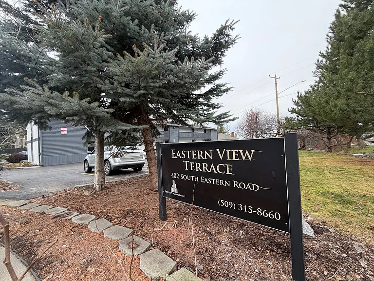 Eastern View Terrace Apartments — Photo 9