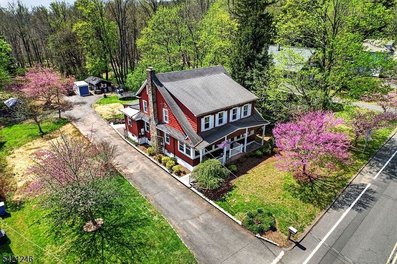 1st image of 307 Stirling Rd
