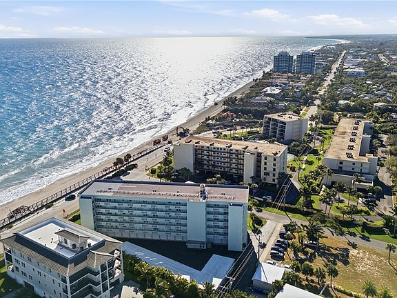 2nd image of 4049 Ocean Dr APT 307