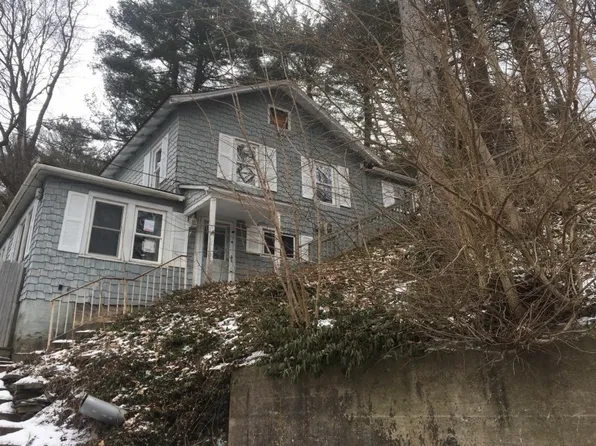 413 Moss Ave, Endicott, NY 13760