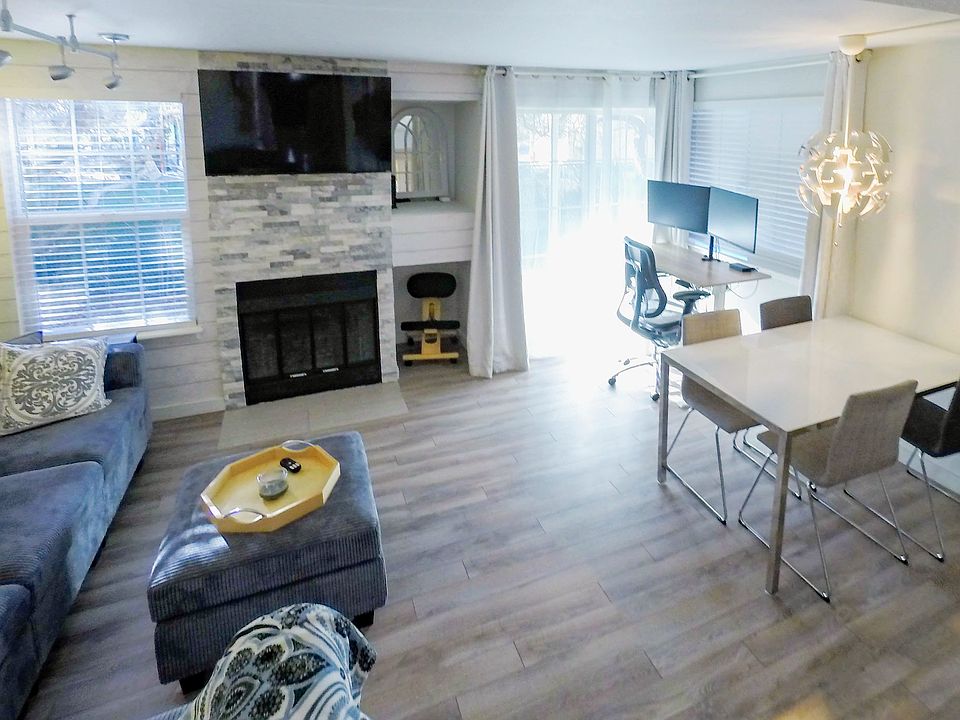 1st image of 2000 Sunridge Cir