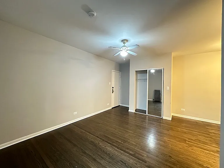 914 W Dakin St #211 — Photo 12