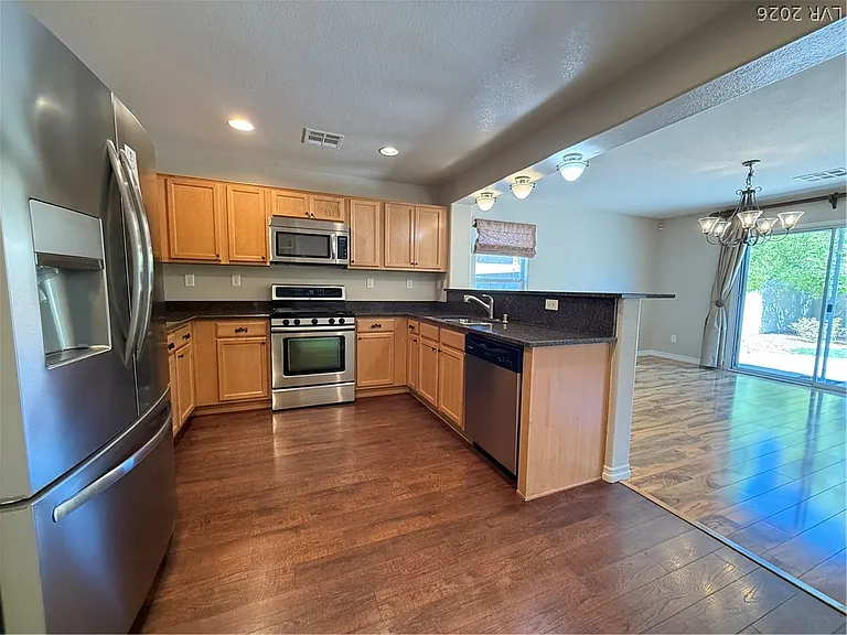 856 Pittston Ave — Photo 8