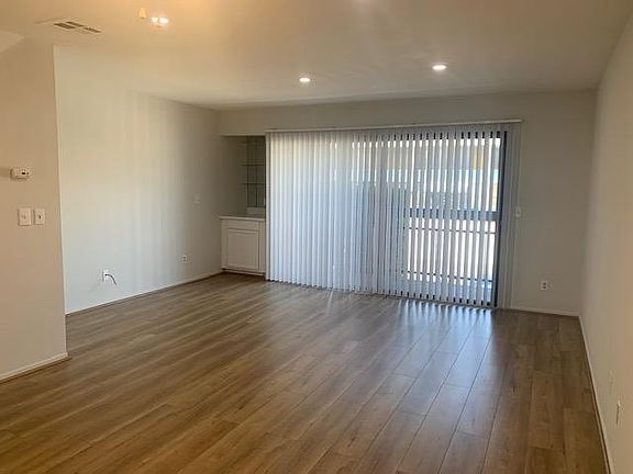 3rd image of 800 E Wilson Ave #106