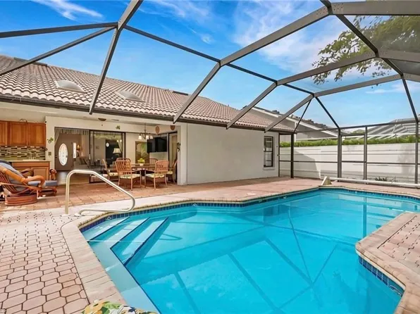 237 Fox Den CIR, NAPLES, FL 34104