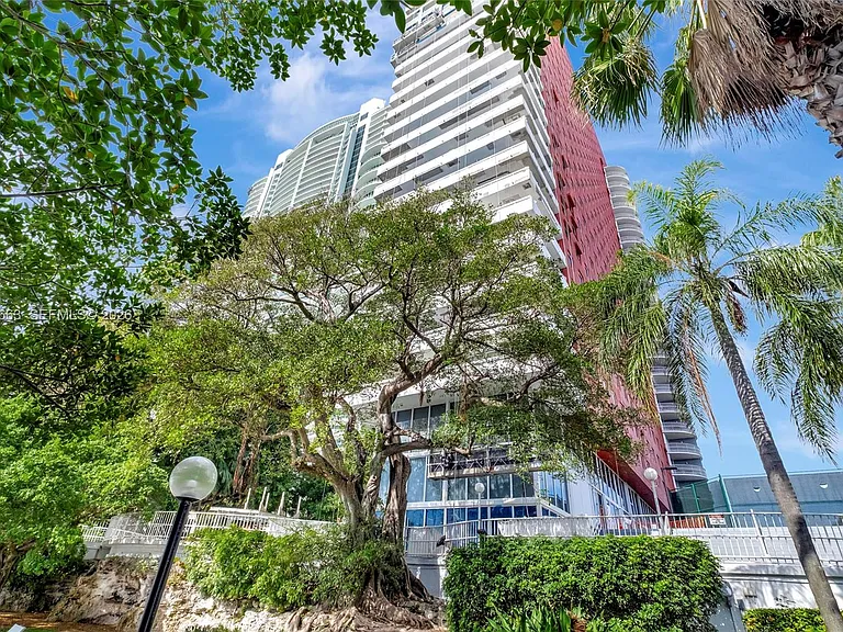1627 Brickell Ave #1202 — Photo 28