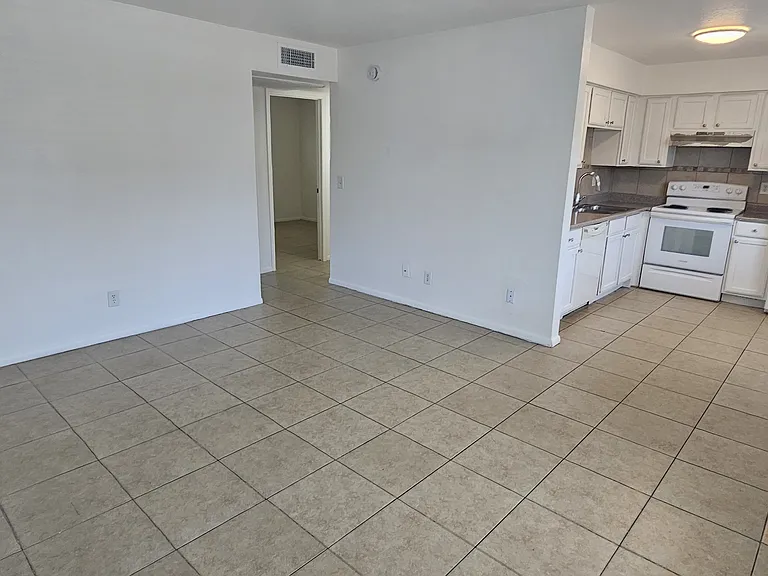 Hayden Terrace — Photo 55