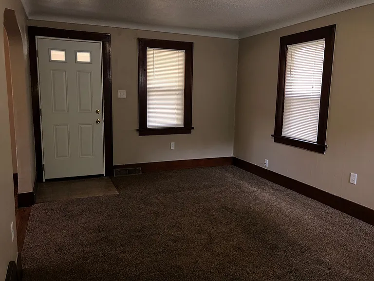 3406 Robinwood Dr — Photo 16