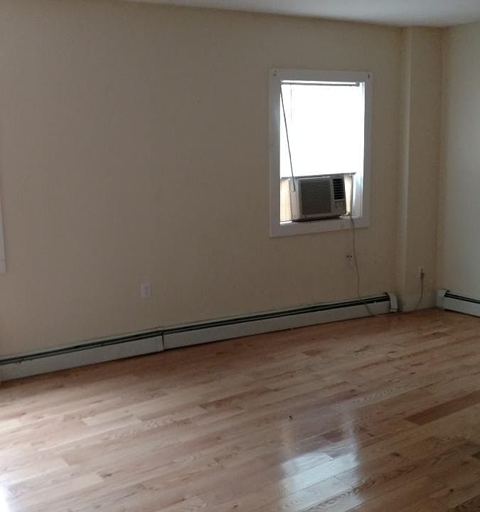 2nd image of 2 Gifford Ave