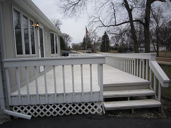 5th image of 40375 N Lake Blvd