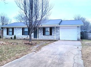 140 Pheasant Dr, Farmington, AR 72730