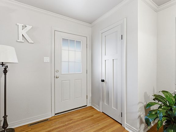 2nd image of 3633 Idlewild Ave