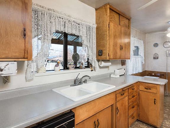 5th image of 105 Alleghany St
