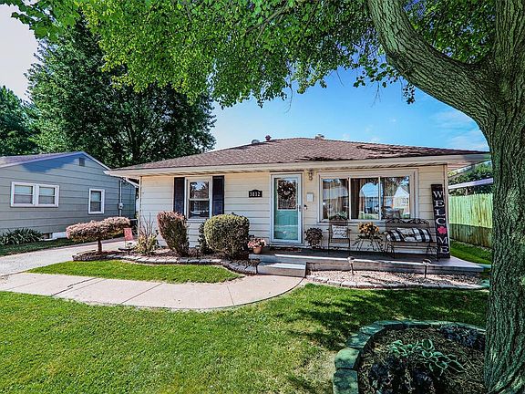 2nd image of 3012 Ramona Dr